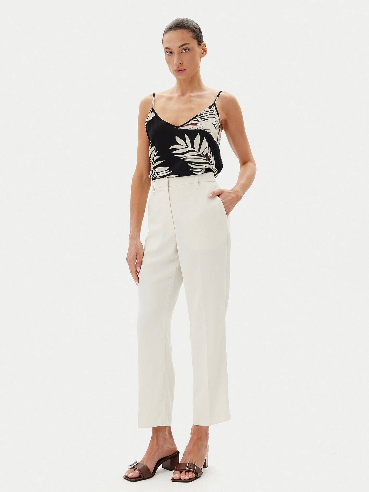 VERO MODA Easy Joy Singlet mit V-Ausschnitt Damen schwarz Foto 3