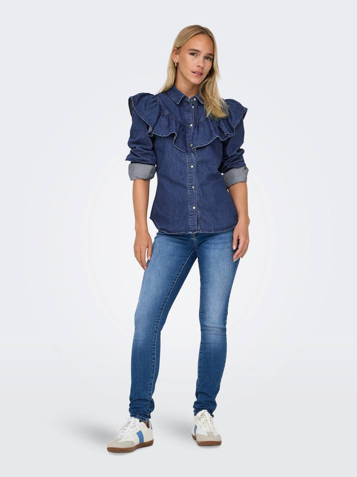 ONLY Chemise en denim à volants, indigo Femme jean Photo 3