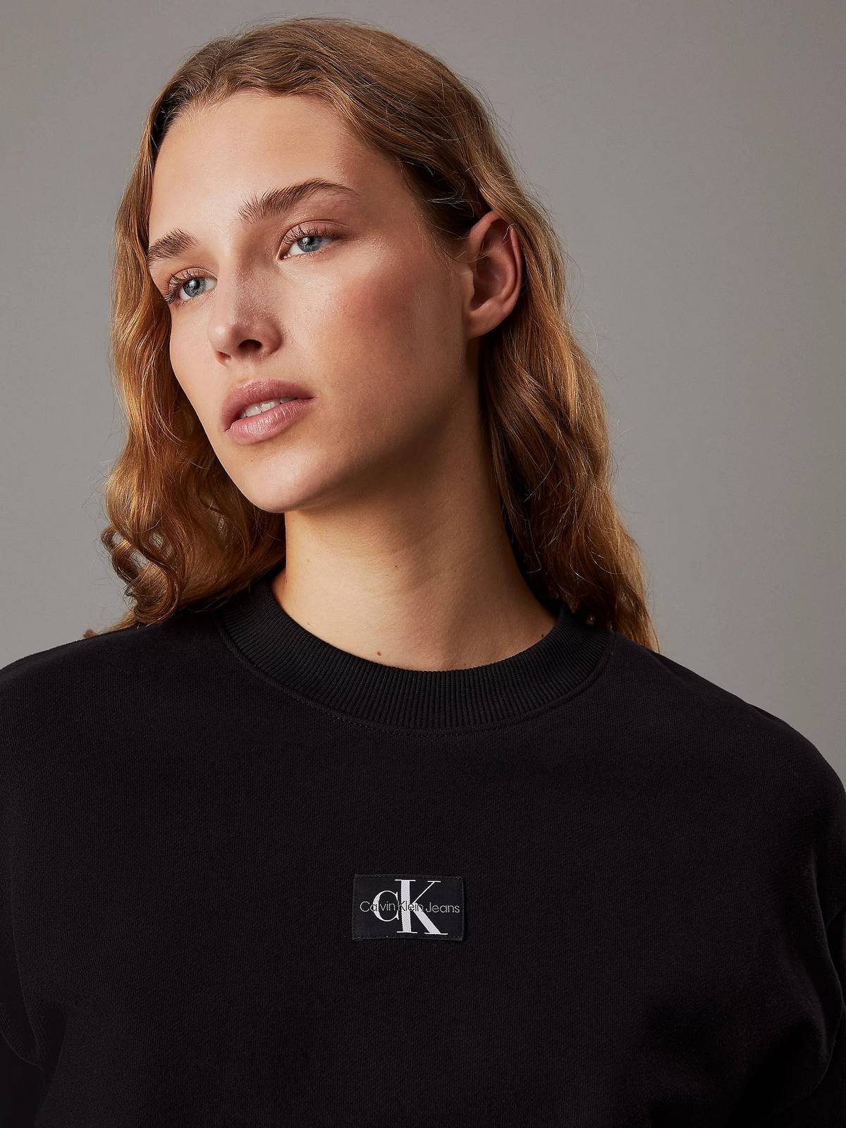 CALVIN KLEIN JEANS ÉTIQUETTE TISSÉE COL RAS DU COU Femme noir Photo 3