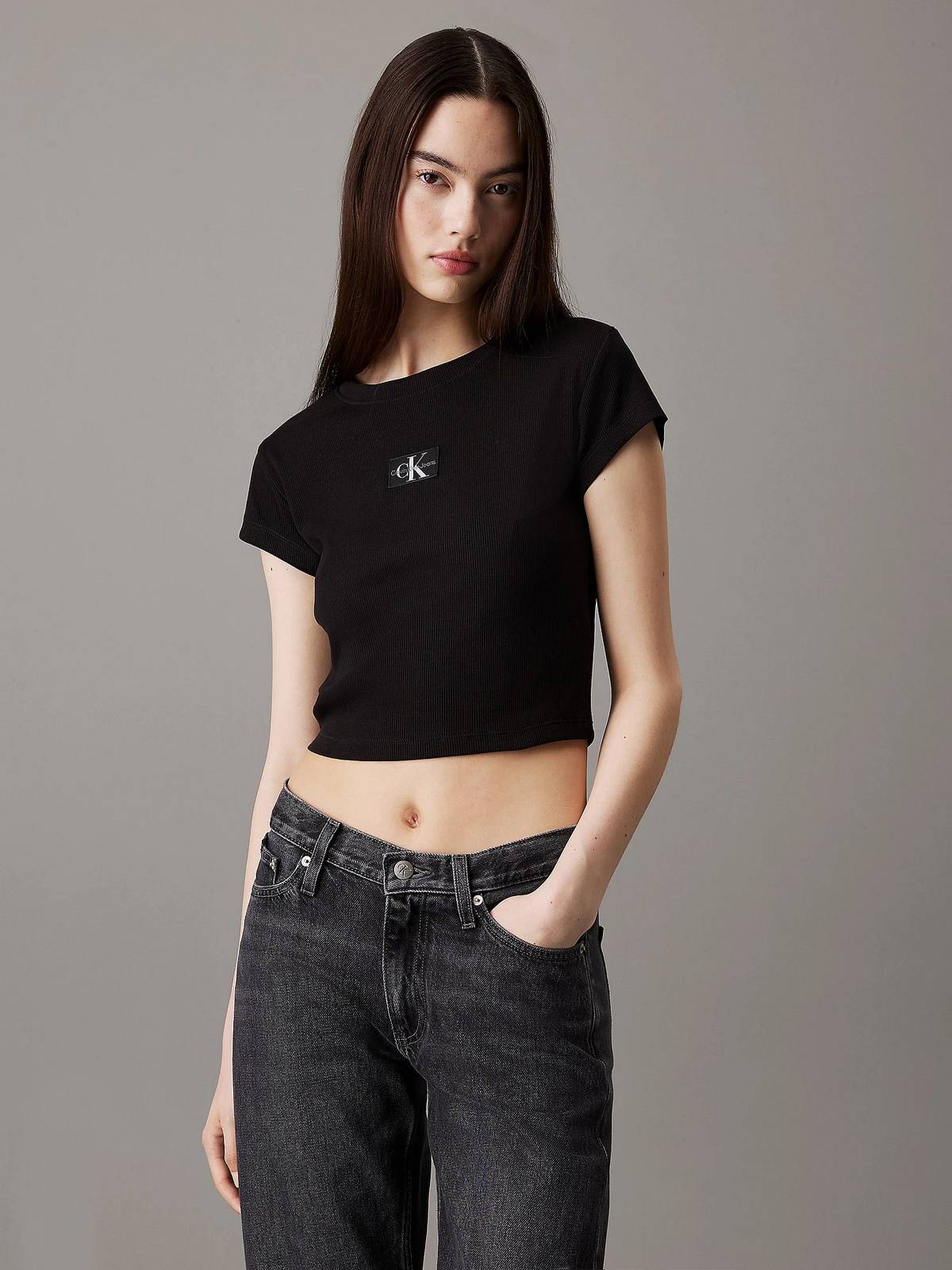 CALVIN KLEIN JEANS GEWEBTES ETIKETT RIPPE BABY-T-SHIRT Damen schwarz