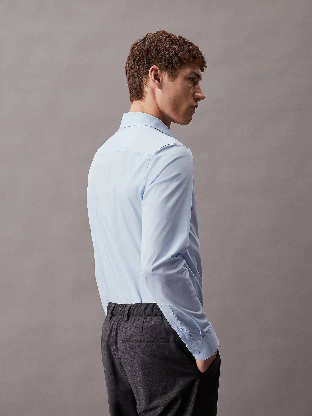 CALVIN KLEIN MENSWEAR POPELINE-STRETCH-SPANNHEMD Herren hellblau Foto 3