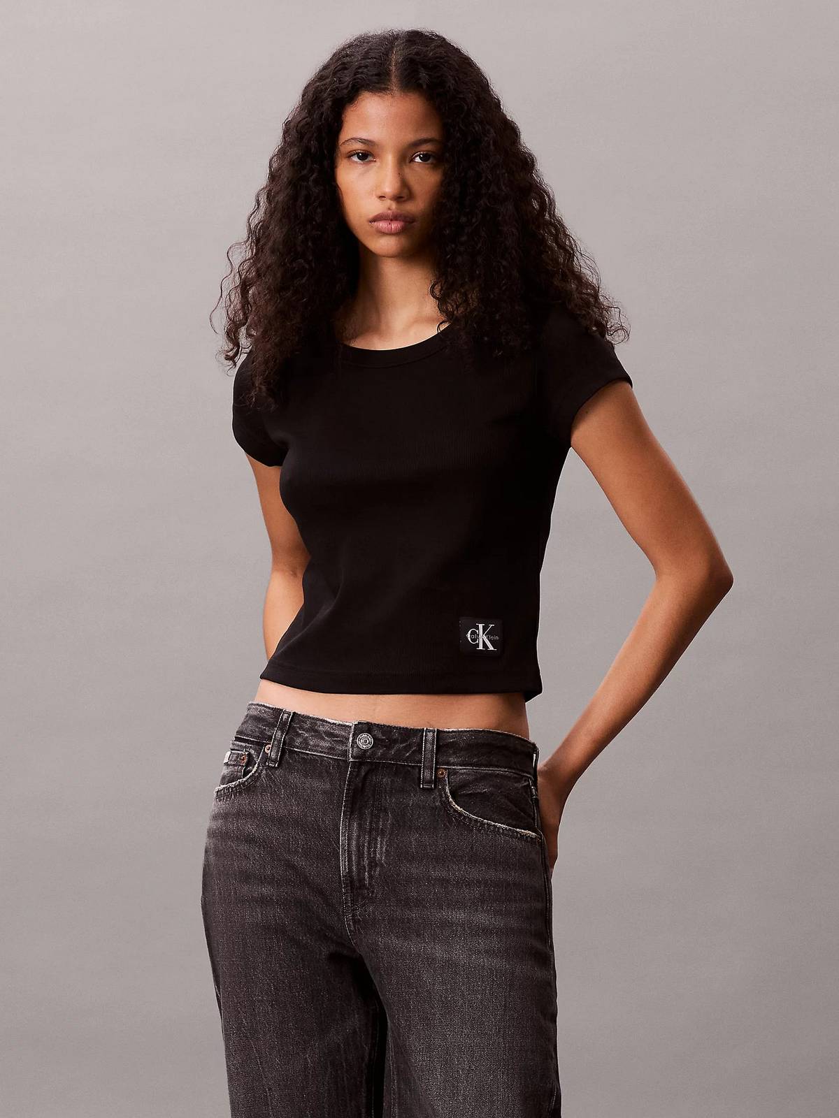 CALVIN KLEIN JEANS T-Shirt mit gewebtem Etikett Damen schwarz