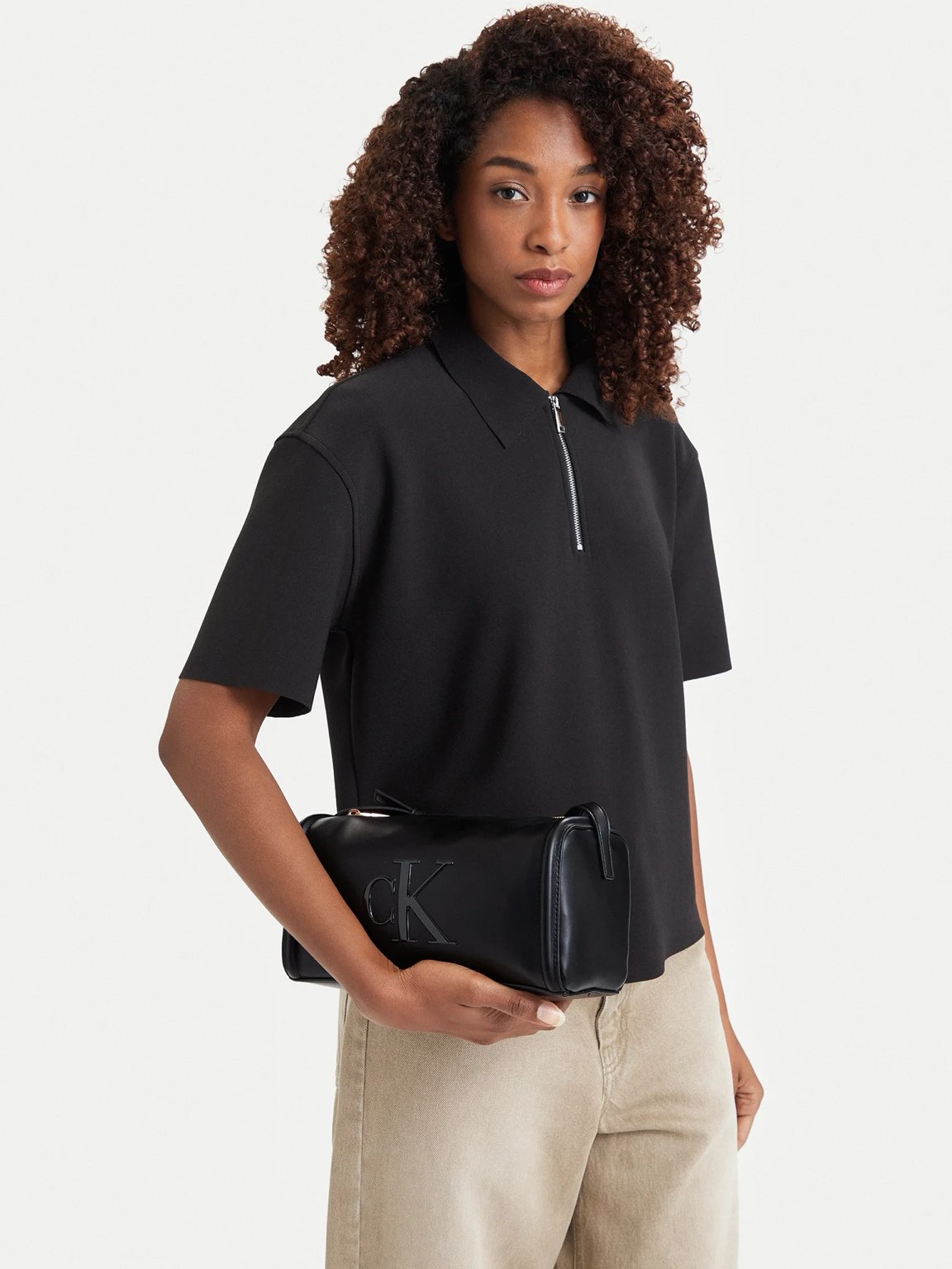 CALVIN KLEIN JEANS CK Bold Shoulder Bag Woman black Photo 2