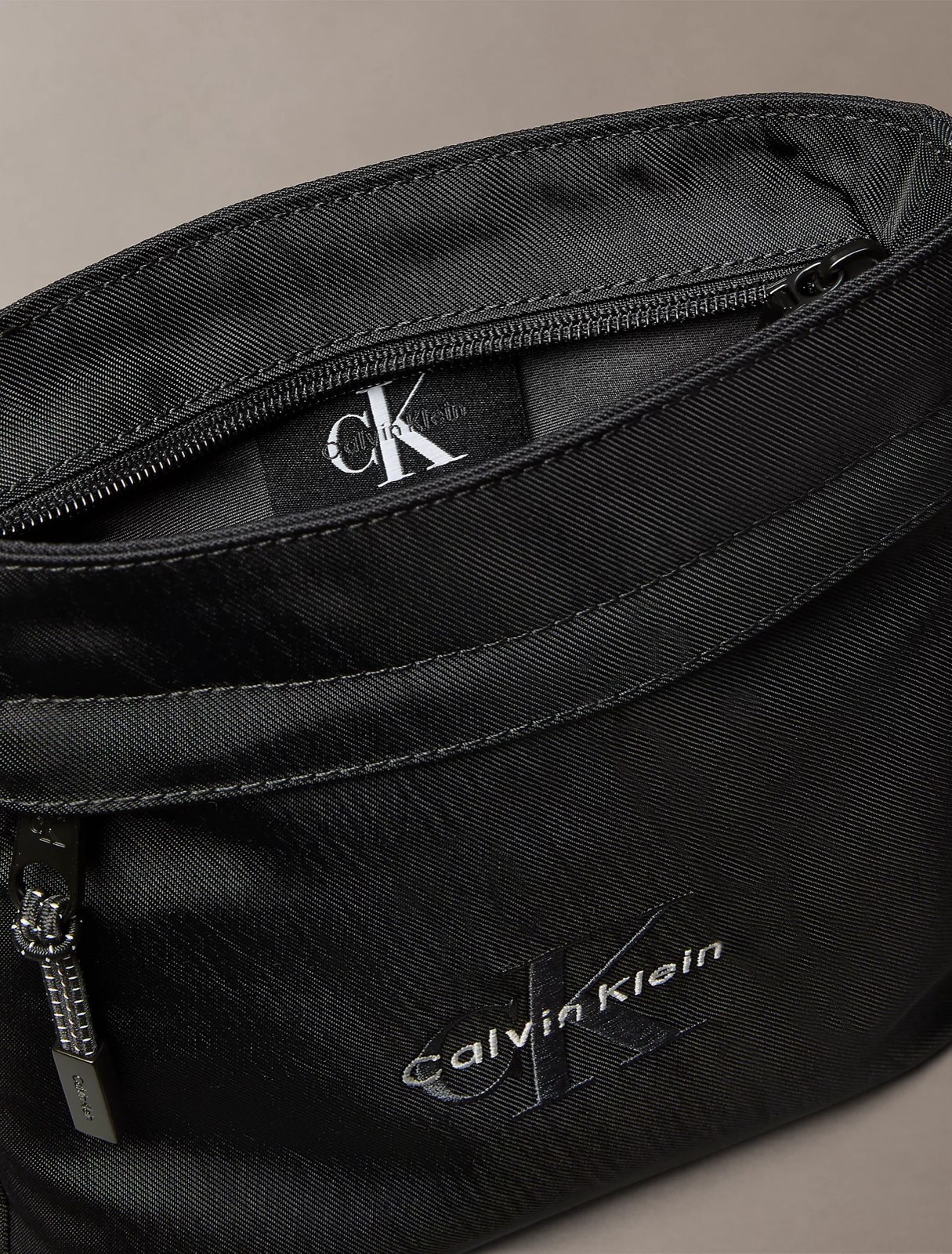 CALVIN KLEIN JEANS CK bold flatpack Homme noir Photo 5