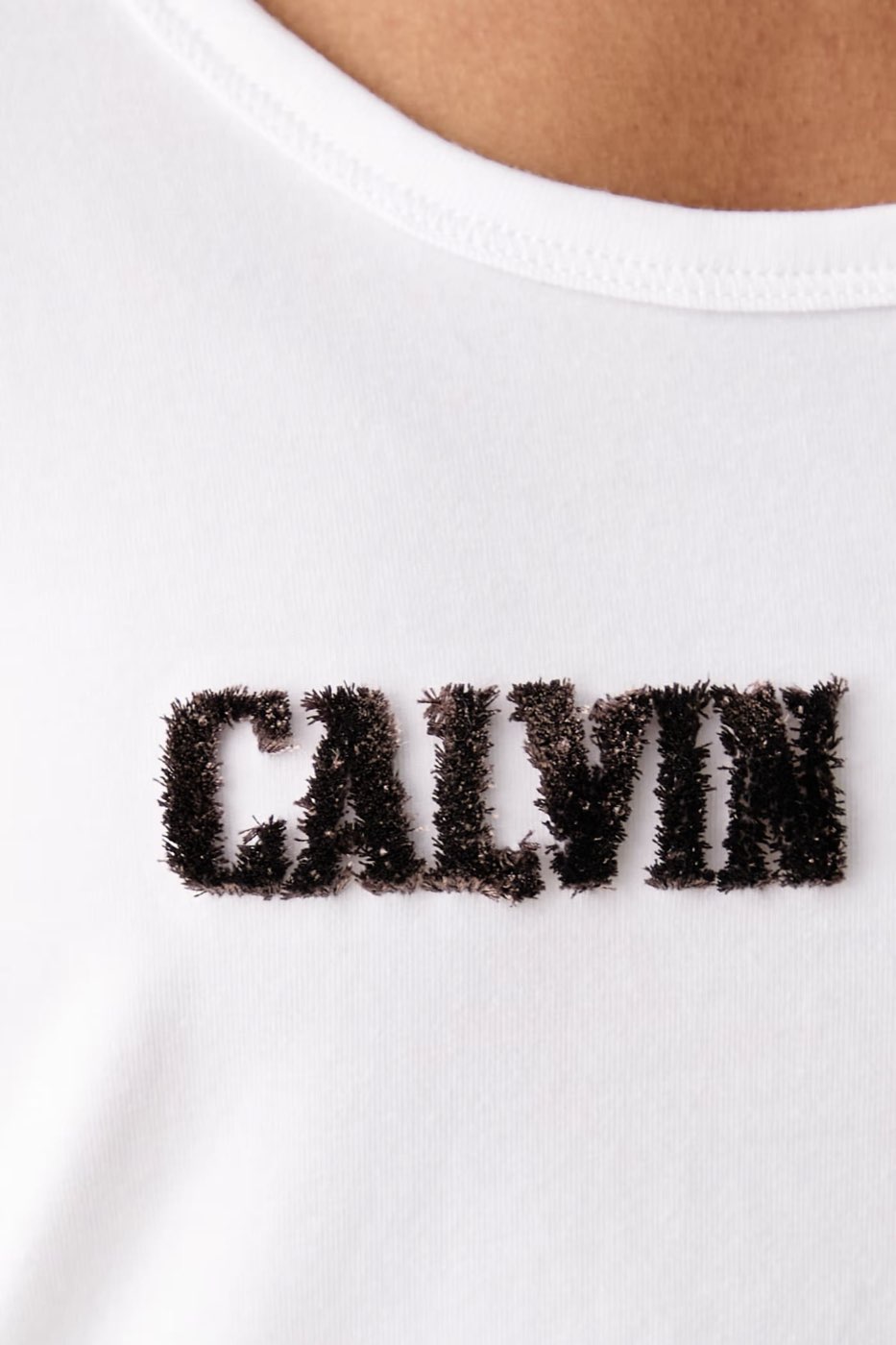 CALVIN KLEIN JEANS T-Shirt mit Logo „Baby Varsity“ Damen weiß Foto 5