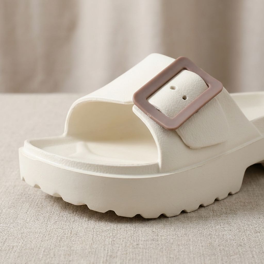 GMV Plateauslipper mit Schnalle Damen weiß Foto 5