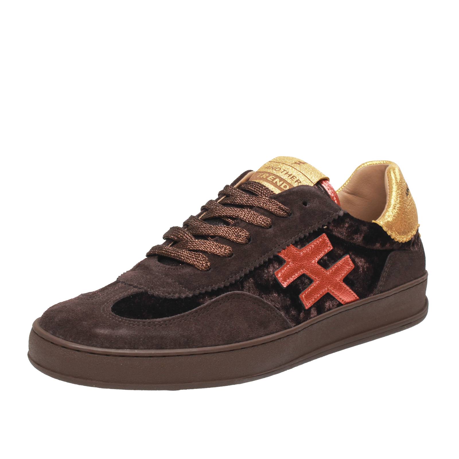 ALPE  Sneakers basses en daim Femme marron