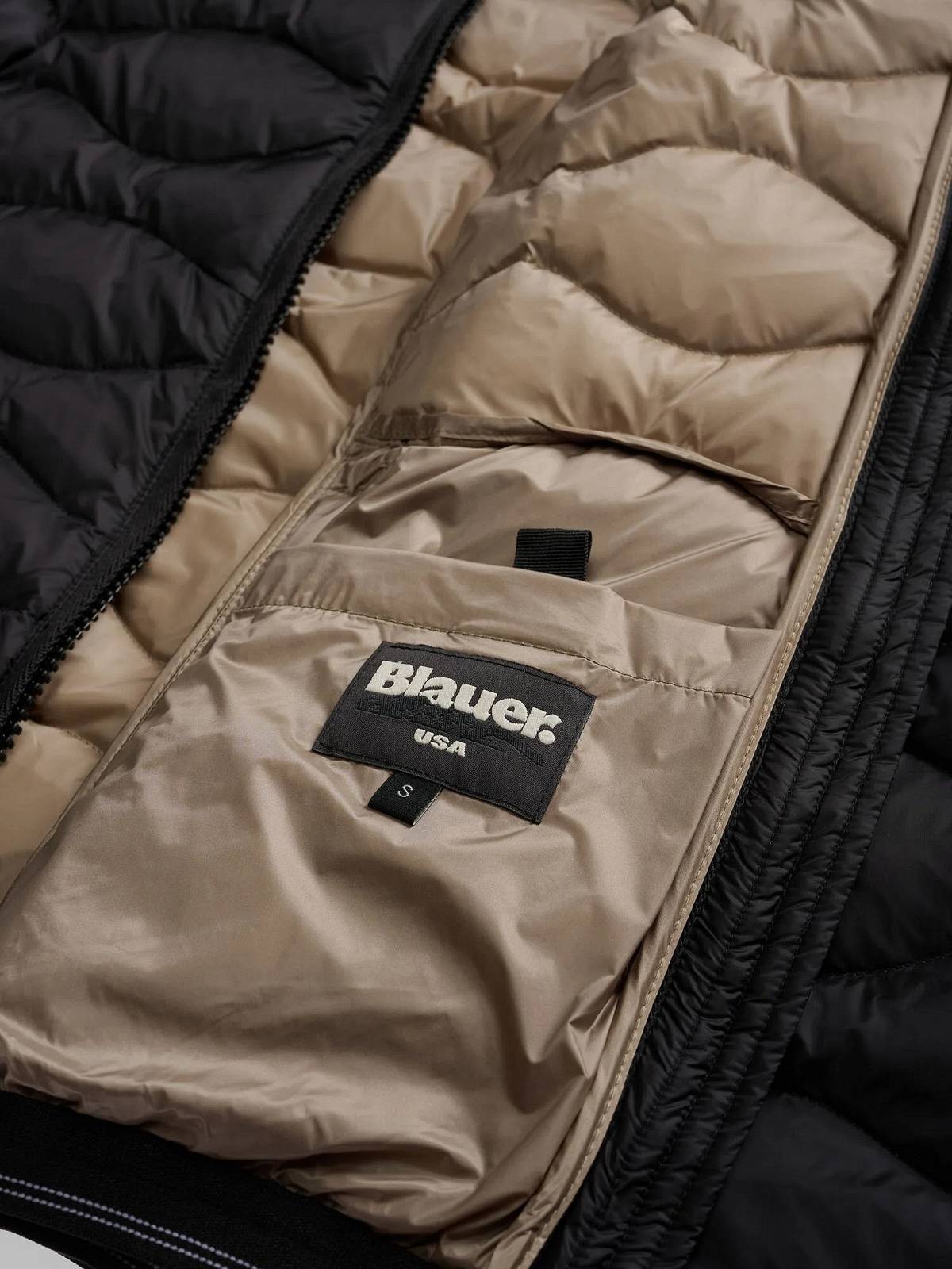 BLAUER Camelia - Kurze Daunenjacke mit Kapuze Damen schwarz Foto 5