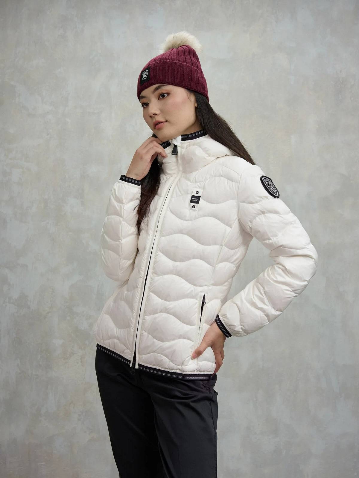 BLAUER Camelia - Kurze Daunenjacke mit Kapuze Damen weiß Foto 2