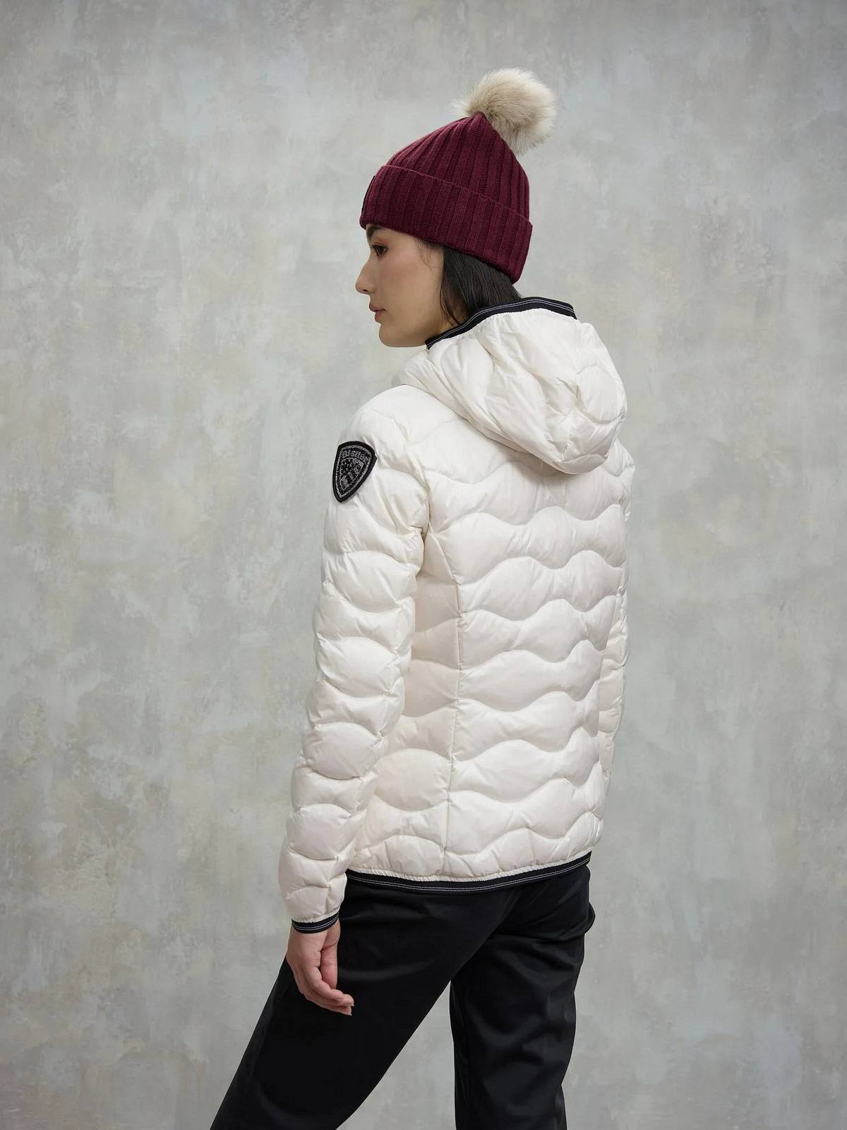 BLAUER Camelia - Kurze Daunenjacke mit Kapuze Damen weiß Foto 4