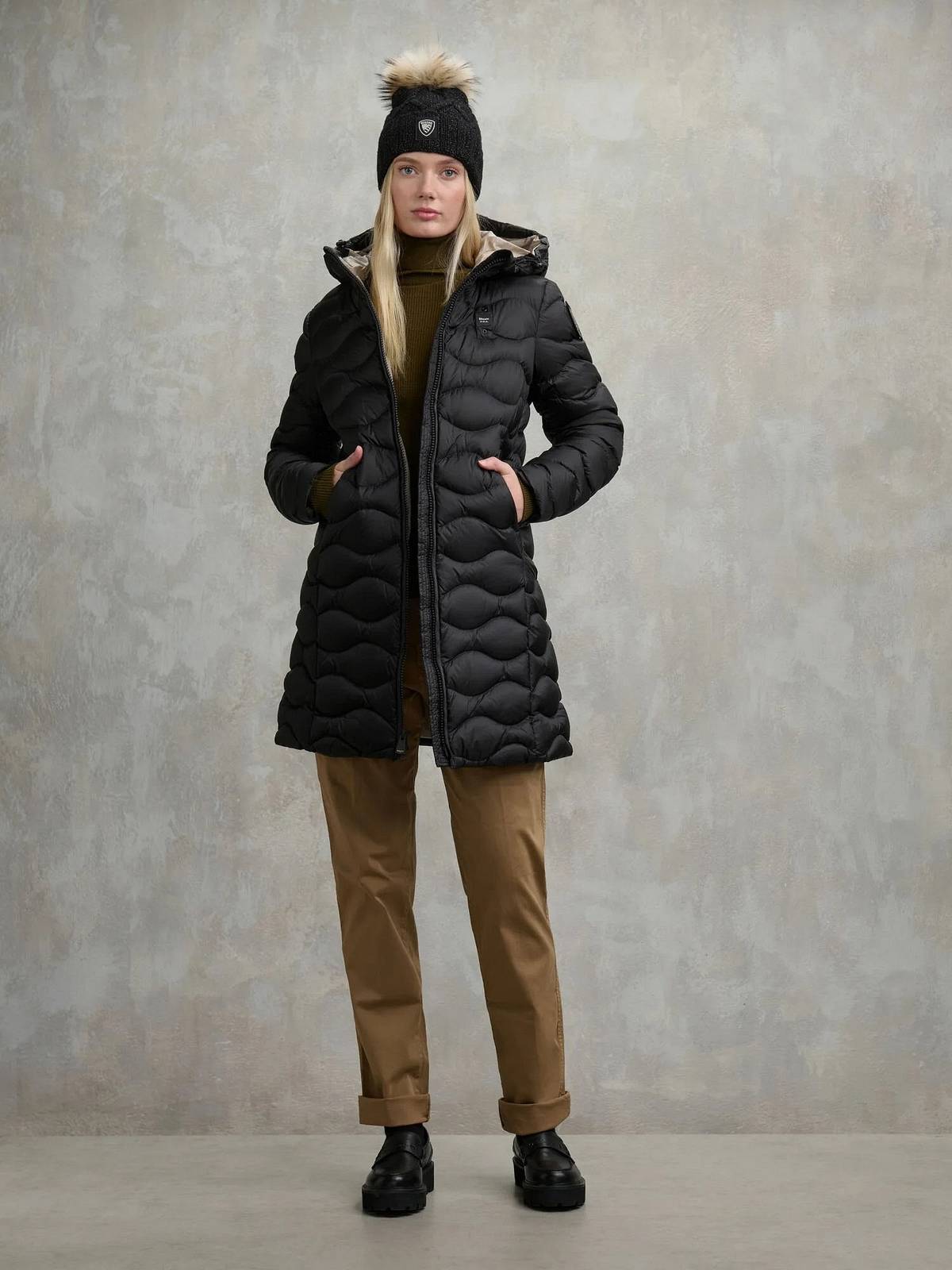 BLAUER Lyne - Lange Daunenjacke mit Kapuze Damen schwarz Foto 3