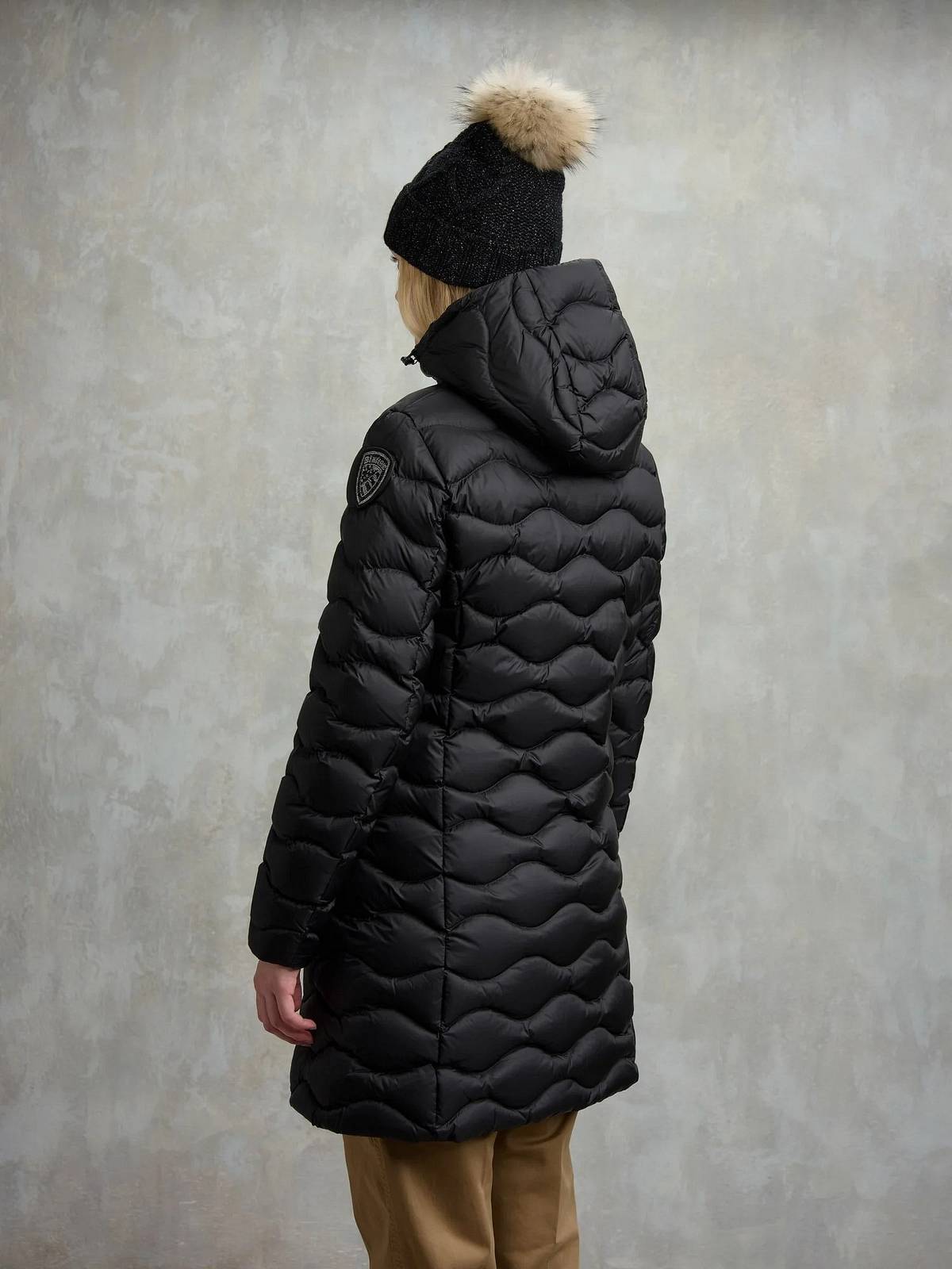BLAUER Lyne - Lange Daunenjacke mit Kapuze Damen schwarz Foto 4