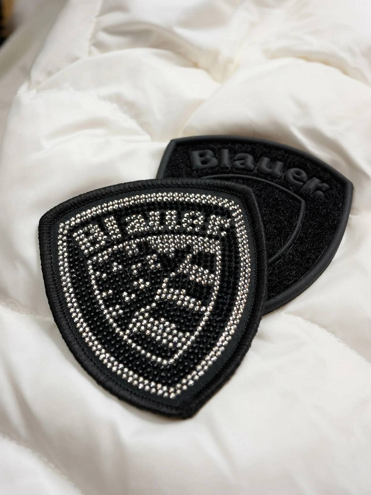 BLAUER Aldie - Kurze Daunenjacke mit Fell Damen weiß Foto 4