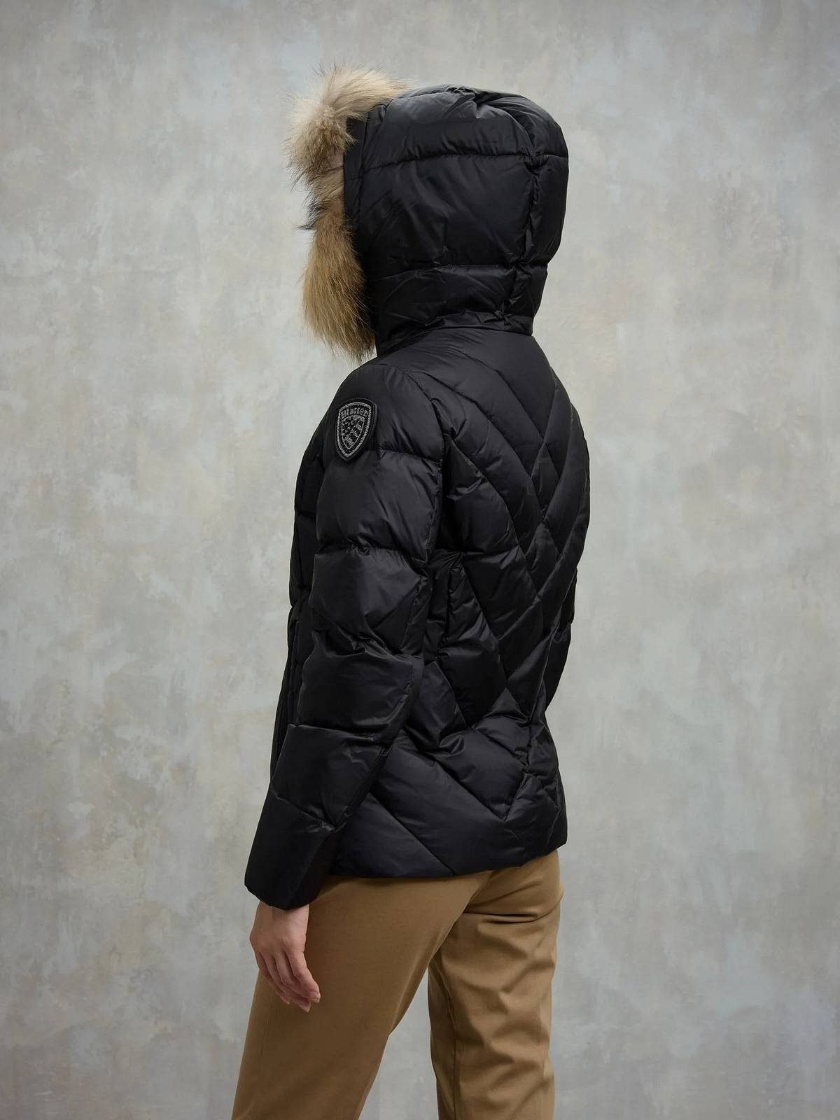BLAUER Alicia - Kurze Daunenjacke mit Fell Damen schwarz Foto 3