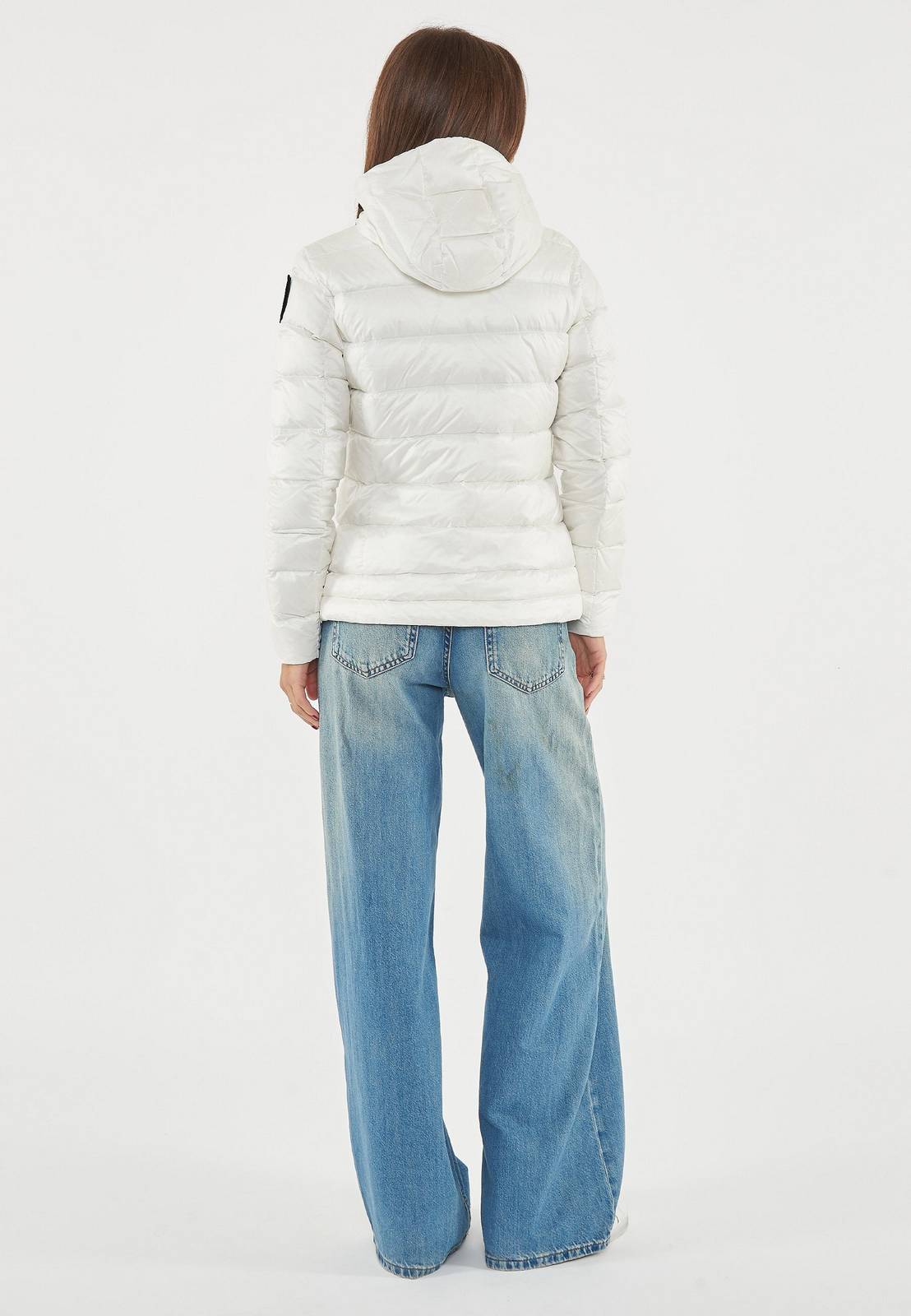 BLAUER Charme - Kurze Daunenjacke mit Kapuze Damen weiß Foto 4