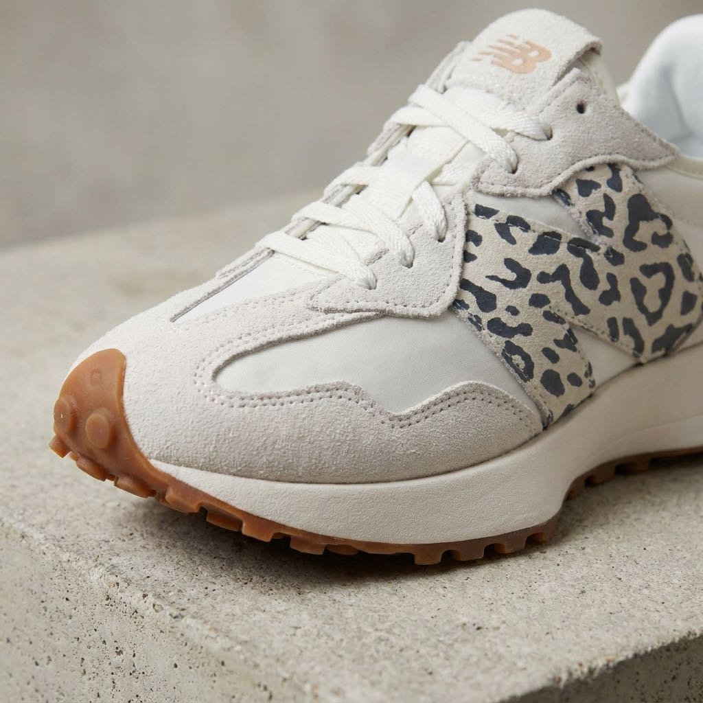 NEW BALANCE WS 327 - Sneakers in Suede Donna beige Foto 5