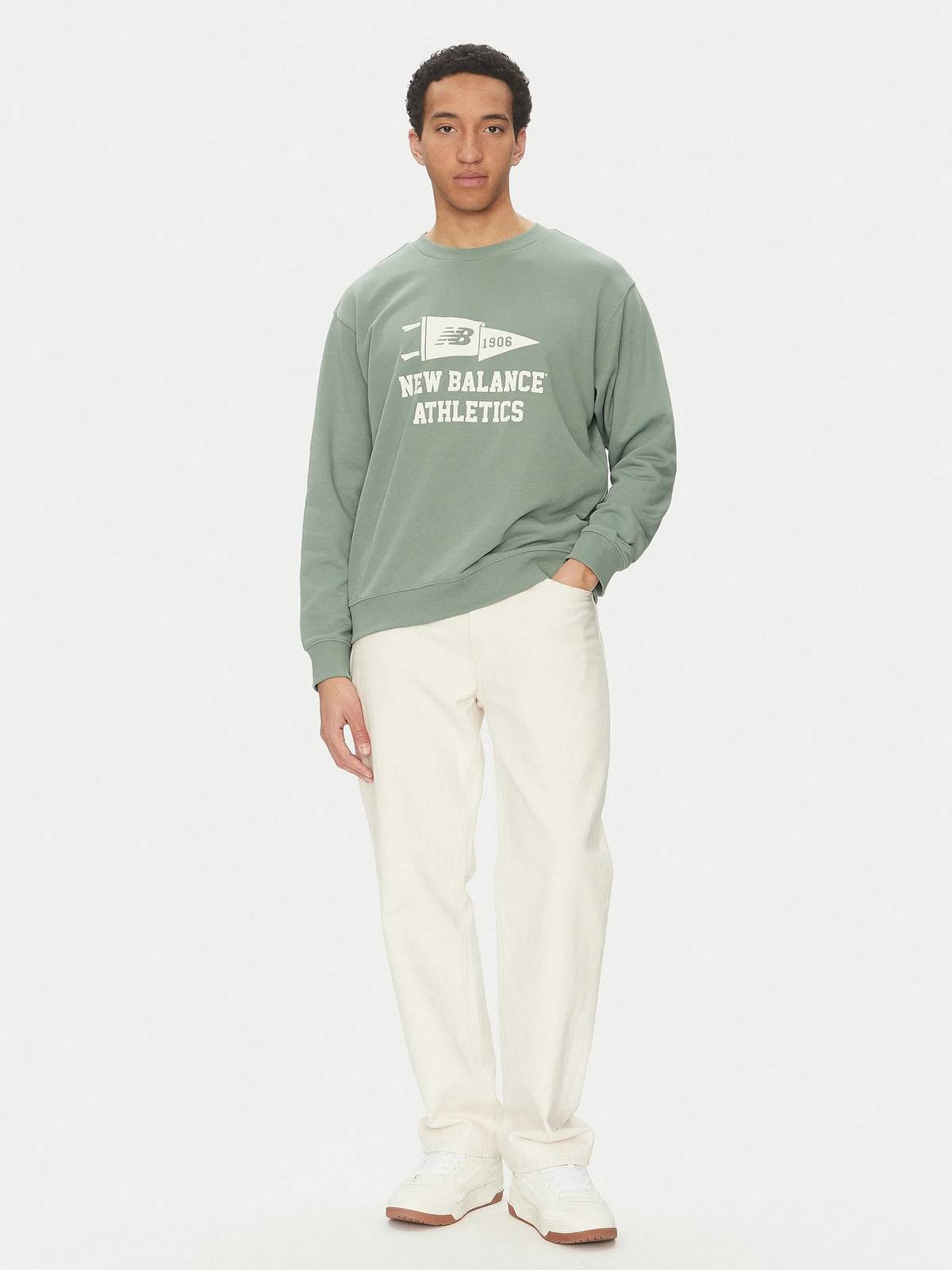 NEW BALANCE Sweatshirt en tissu avec fanion de l'université Homme vert