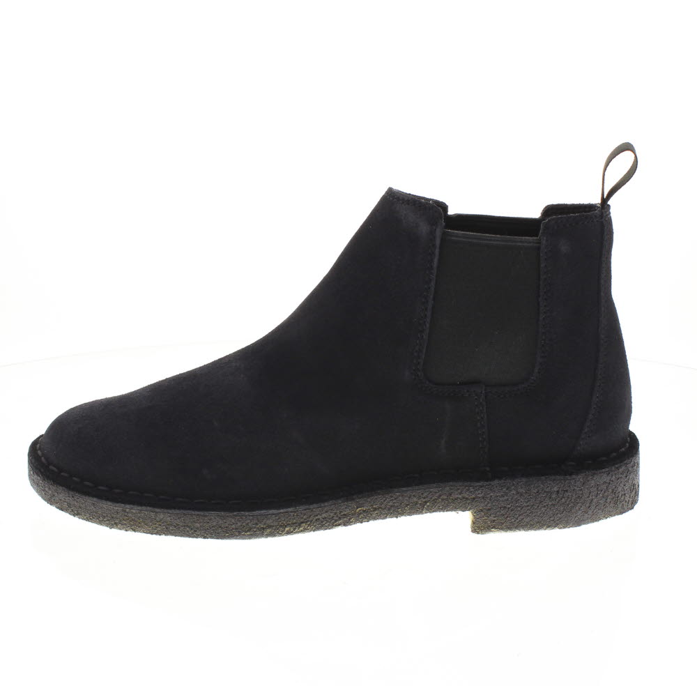desert chelsea clarks