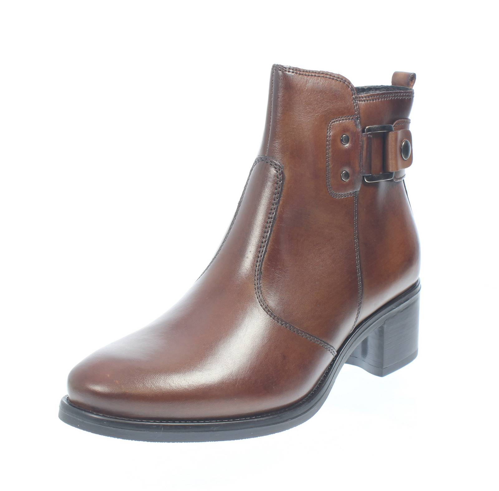 Модель Бренда Стивалетти в Пелле Марроне - Донна Скарпе Стивалетти Классики