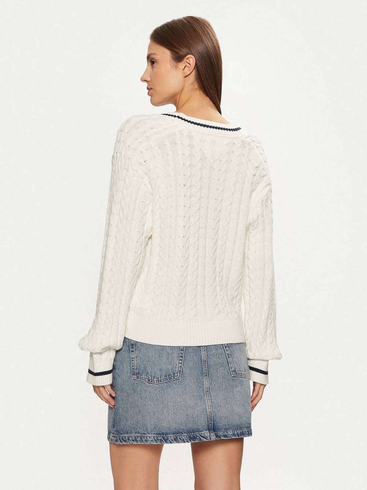 TOMMY HILFIGER Badge cable V-neck sweater Woman white Photo 2