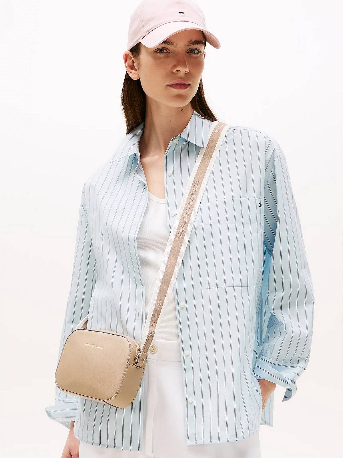 TOMMY HILFIGER Logotape Kameratasche Damen sandfarben Foto 4