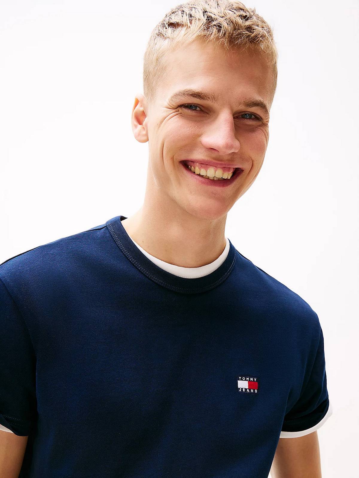 TOMMY HILFIGER Tee reg badge Man blue Photo 3