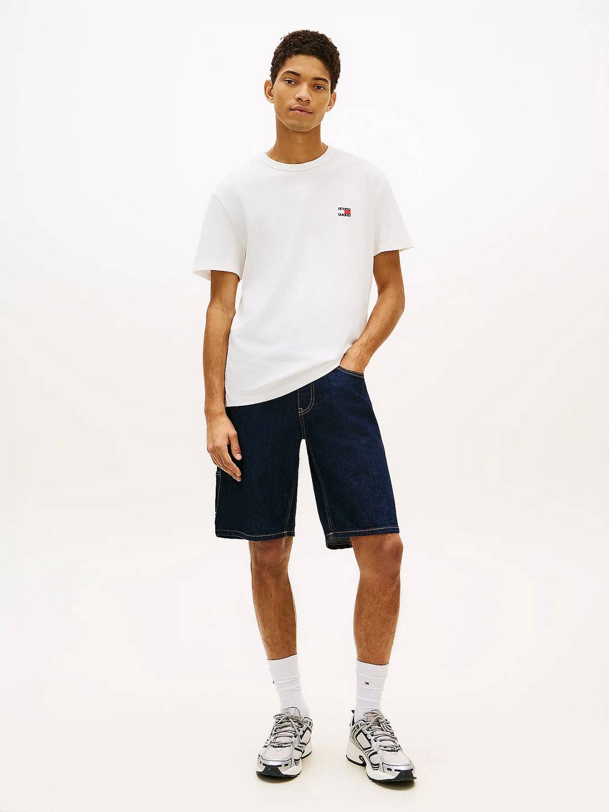 TOMMY HILFIGER Tee reg badge Man white Photo 4